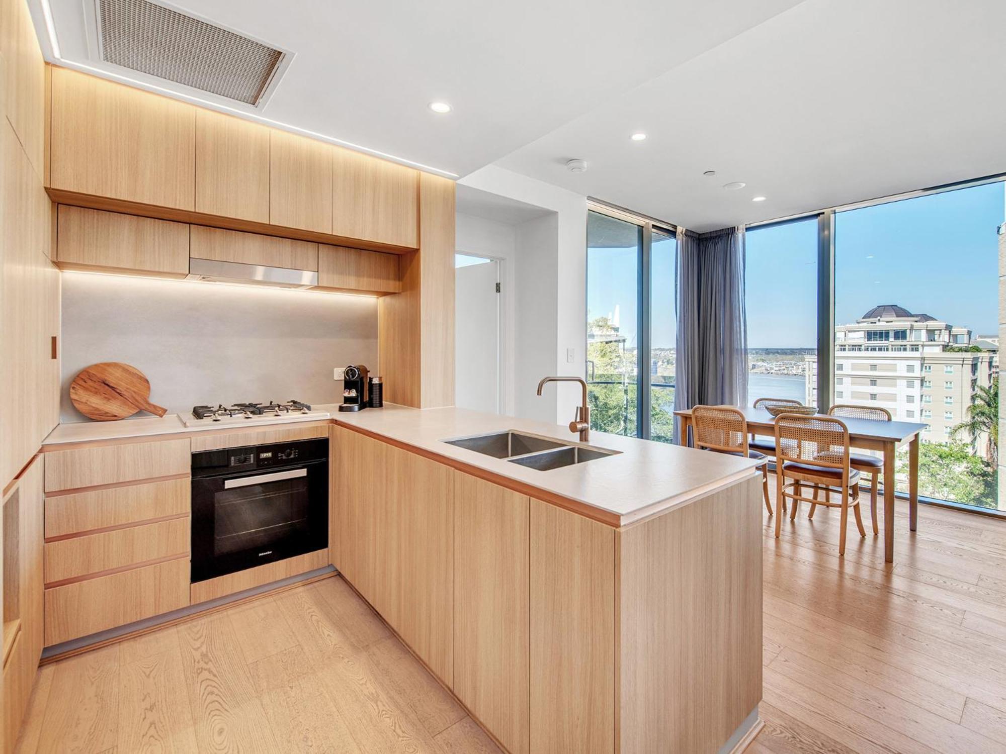 Lovely 2 Bedroom Executive Apartment Бризбейн Екстериор снимка